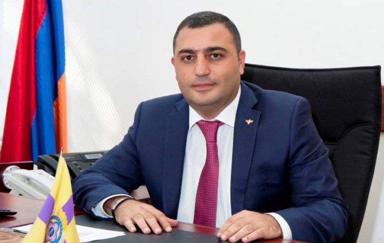 Ejmiatsin Mayor steps down