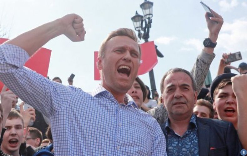 Навальный призвал выходить на улицу из-за повышения пенсионного возраста
