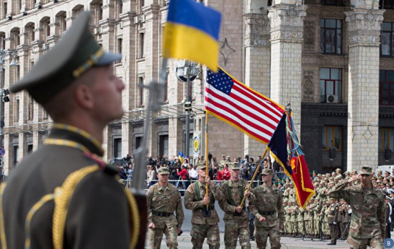 Рада приняла закон, закрепляющий стремление Украины в НАТО и ЕС

