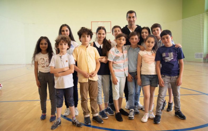 Հենրիխ Մխիթարյանը հայ երեխաների հետ նկարահանվել է UNICEF-ի հոլովակում
