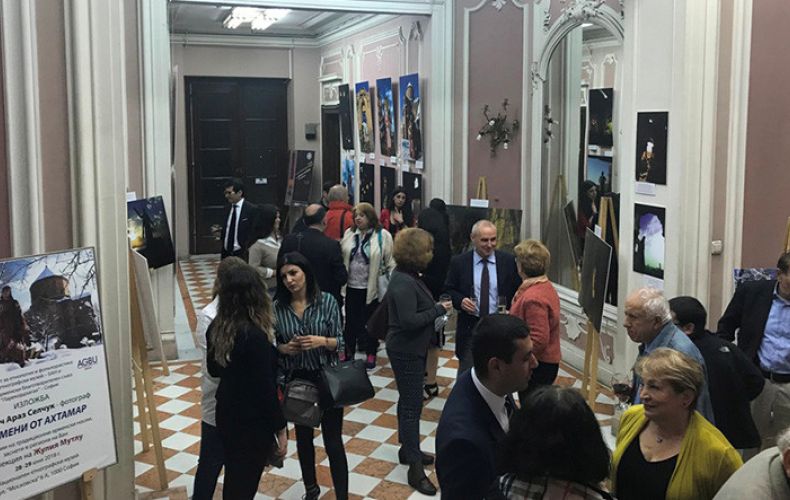 Բուլղարիայում կազմակերպվել է հայկական տարազների ցուցադրություն