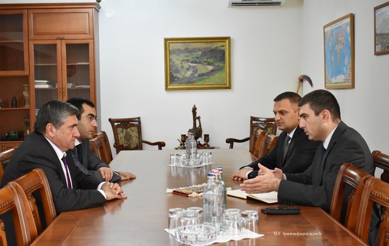 Государственный министр Мартиросян принял министра сельского хозяйства Армении Артура Хачатряна