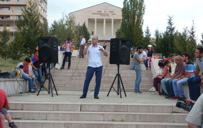 Микаел Арзуманян не присутствовал на акции протеста в Степанакерте