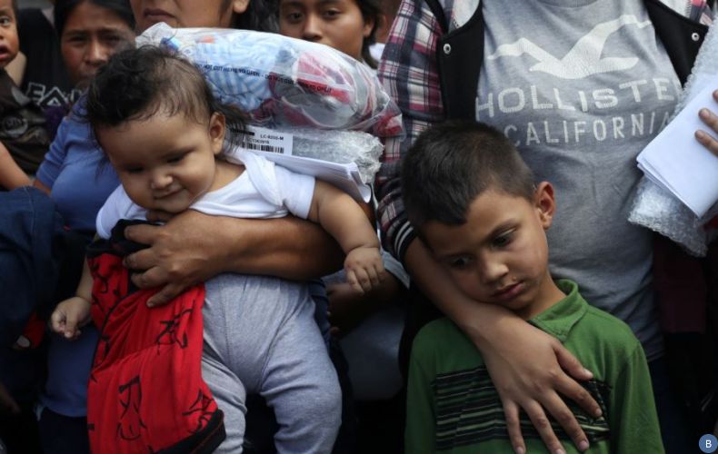 Все дети мигрантов младше пяти лет воссоединятся с родителями 12 июля
