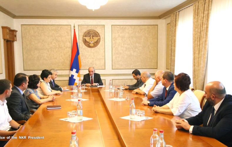 President of Artsakh receives group of members of Artsakh's Democratic Party