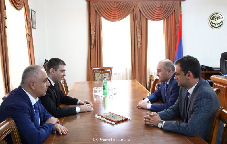 Artsakh State Minister discusses reformation of pension system with Armenian officials