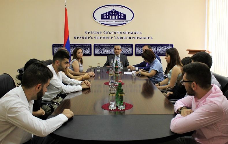 Artsakh FM receives interns of Armenian General Benevolent Union