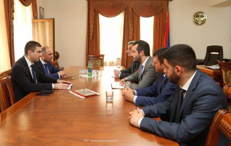 Artsakh State Minister receives executive director of Development Fund of Armenia