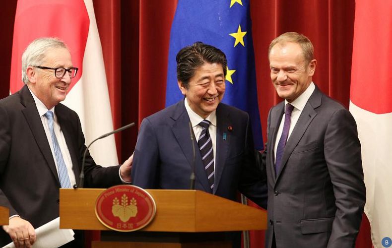 ЕС и Япония подписали историческое соглашение о свободной торговле
