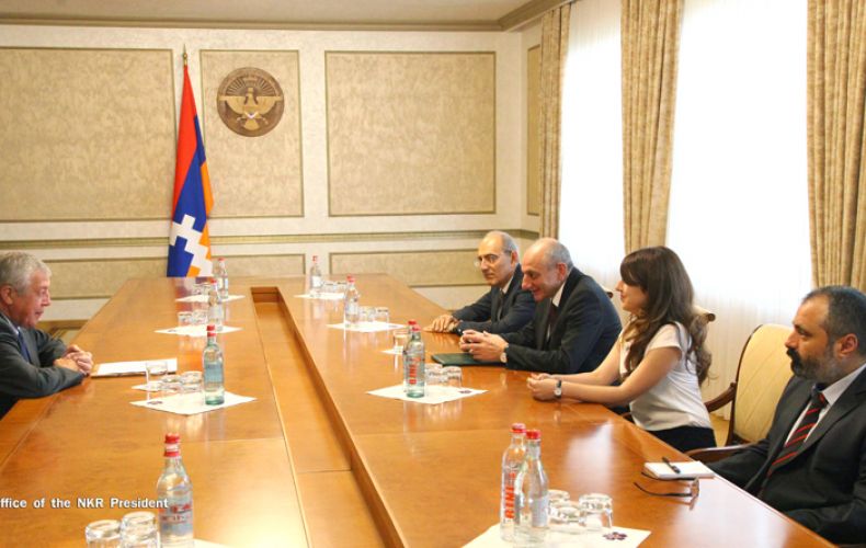Artsakh President receives member of  France-Artsakh Friendship Circle