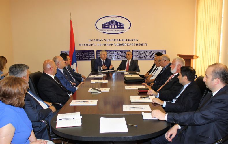 Ashot Ghulyan meets with senior staff of central office of foreign ministry and permanent representatives of Artsakh abroad