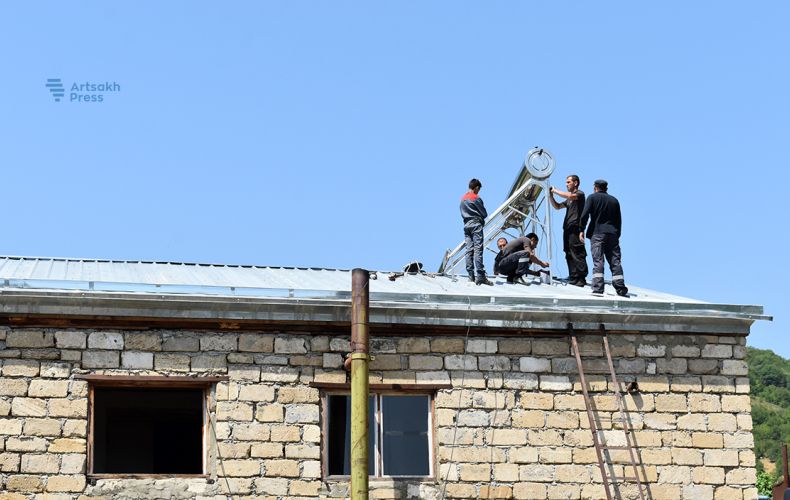 Installation works of solar water heaters continue in Artsakh’s Karin Tak village