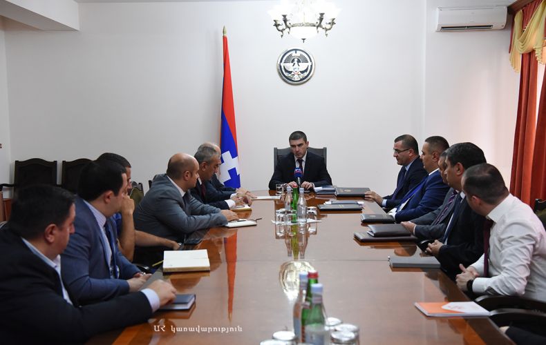 Государственный министр встретился с представителями коммерческих банков и кредитных организаций, действующих в Арцахе