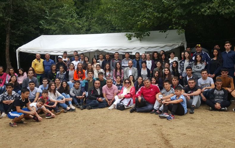 В общине Патара организован лагерь для школьников из Арцаха и Армении