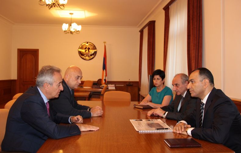 Бако Саакян принял президента армянского отделения Армянского общего благотворительного союза и вице-президента Американского университета Армении