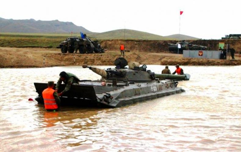 Հայաստանում Հարավային ռազմական օկրուգի զինծառայողները զրահատեխնիկայի միջոցով հաղթահարել են ջրառատ գետերը և արգելքները