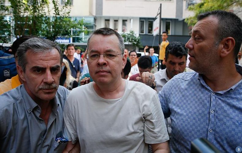 Суд в Турции вновь не освободил Брансона
