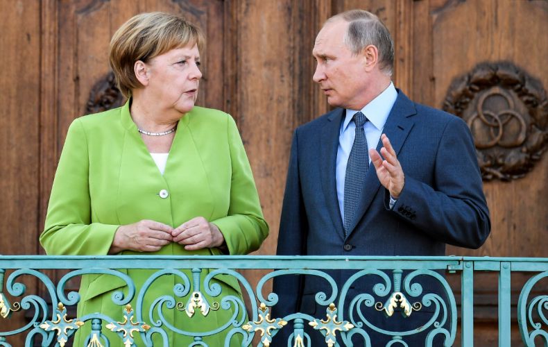 Путин заверил Меркель в сохранении транзита газа через Украину
