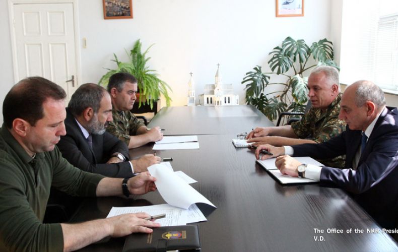 Бако Саакян и Премьер-министр Республики Армения Никол Пашинян обсудили вопросы военного сотрудничества между Арцахом и Арменией