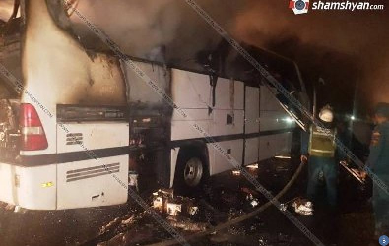 В Армении загорелся пассажирский автобус, прибывший из Грузии
