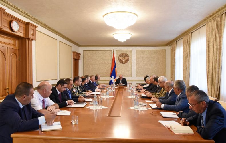 Bako Sahakyan convened a consultation devoted to the periodical training muster