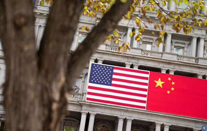 Трамп объявил о введении дополнительных пошлин на товары из Китая
