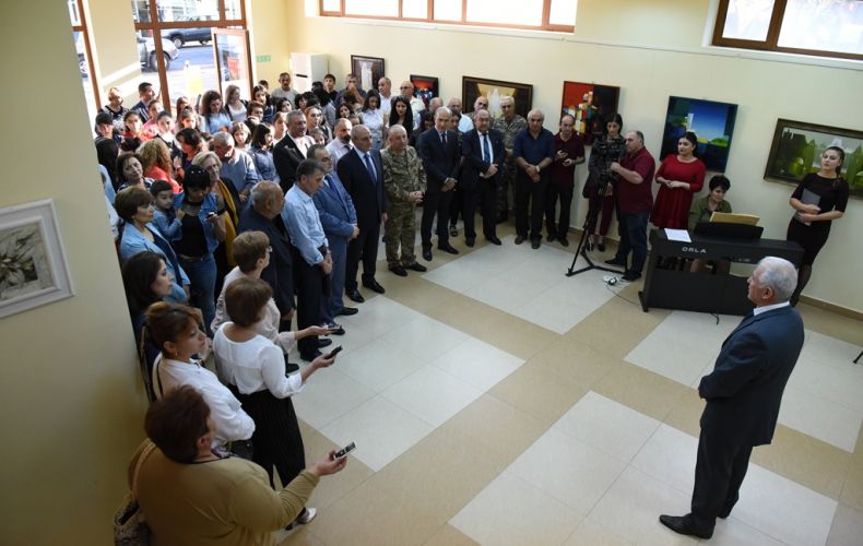 President Bako Sahakyan attends opening of personal exhibition of Czech-Armenian artist