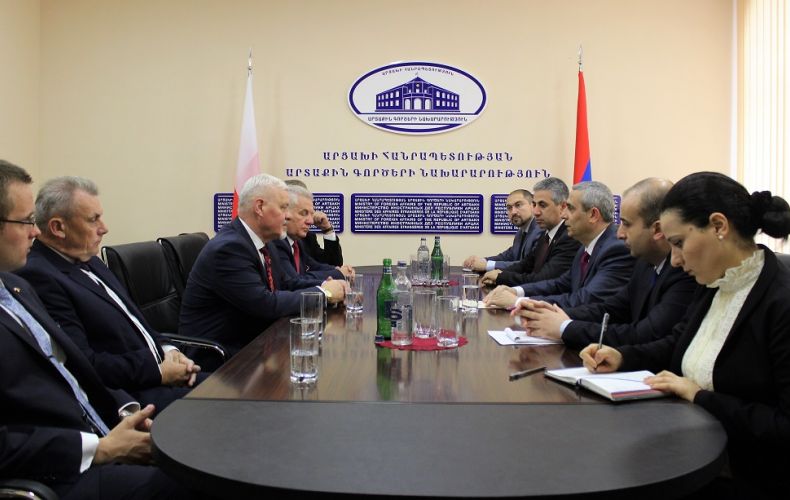 Artsakh’s FM receives delegation from Poland