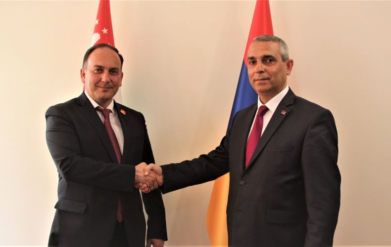 Masis Mayilian met with Foreign Minister of the Republic of Abkhazia Daur Kove