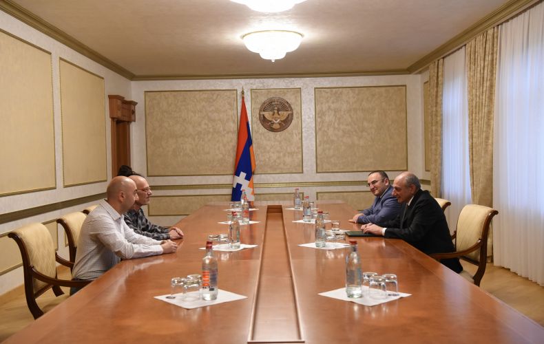 Artsakh Republic President Bako Sahakyan received famous singer Arto Tunçboyaciyan