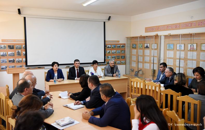 Artsakh State Minister visited Artsakh State University and  National Statistical Service