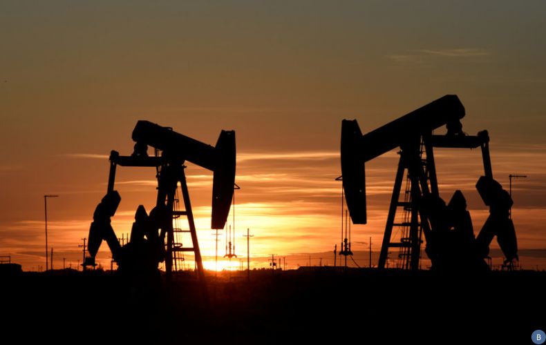 Цена на нефть Brent снижается
