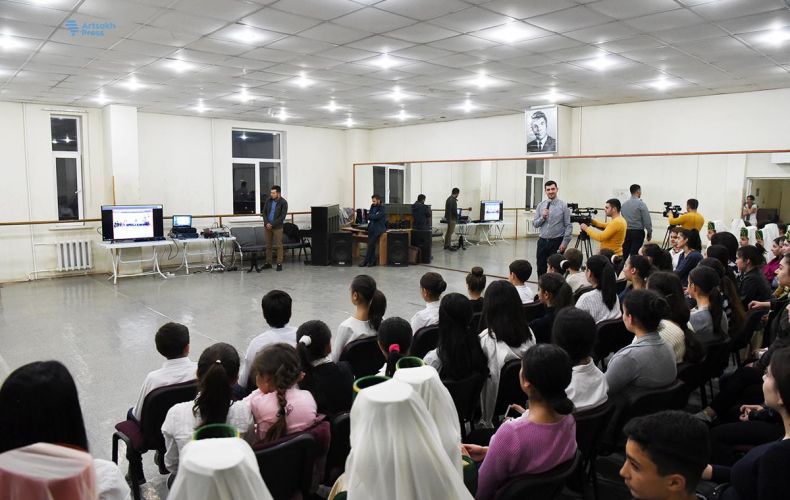 Teleconference was held between the students of the Artsakh Dancing College and the Vicente López Armenian School 

