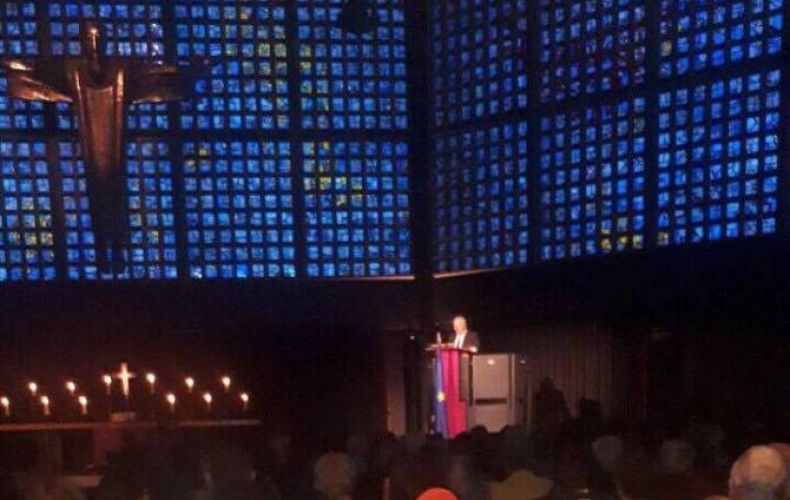 Գերմանիայում ՀՀ դեսպան Աշոտ Սմբատյանը ելույթ է ունեցել Բեռլինի հիշողության եկեղեցում

