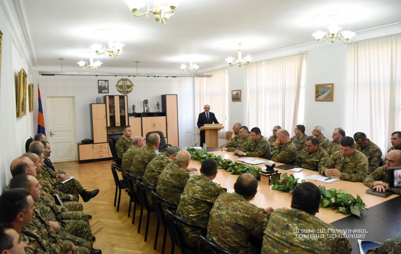 President Sahakyan introduces new defense minister to supreme command staff of Defense Army (Video)