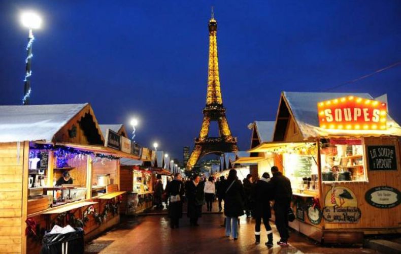 Փարիզում խստացրել են Սուրբծննդյան տոնավաճառների այցելուների հսկումը

