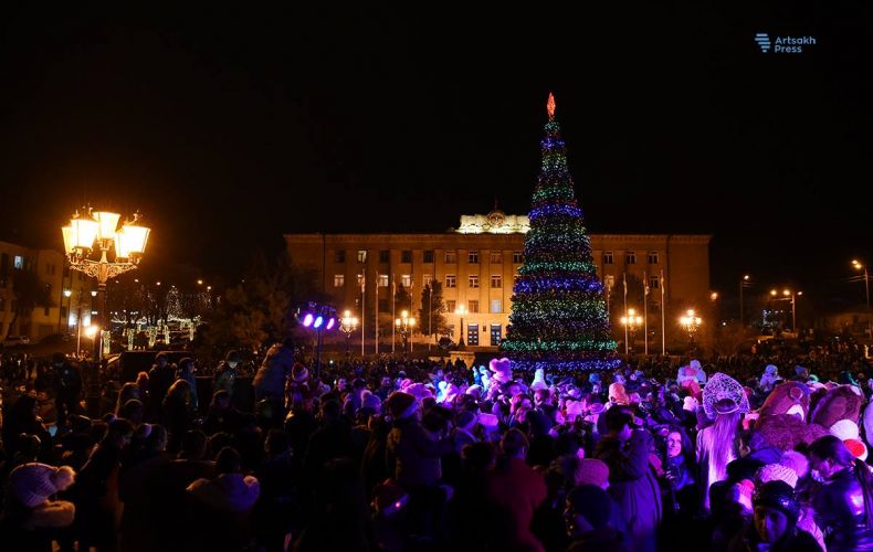 Christmas Tree lit in Stepanakert (Photos)