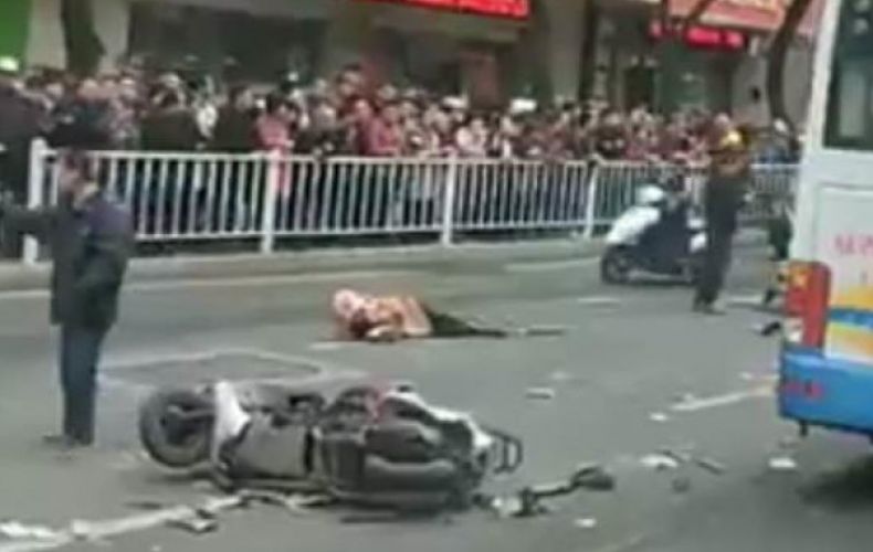 Չինաստանում զինված տղամարդն ավտոբուս է առևանգել ու զանգվածային վրաերթ իրականացրել, կան զոհեր և տուժածներ 
