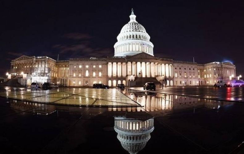 Конгресс США в очередной раз не проголосовал по бюджету

 
