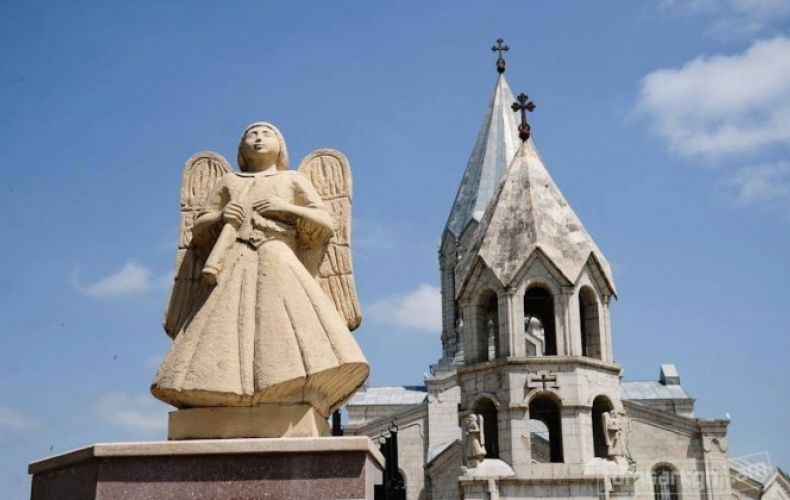 Армянская церковь отмечает праздник Богоявления и Рождества Иисуса Христа
