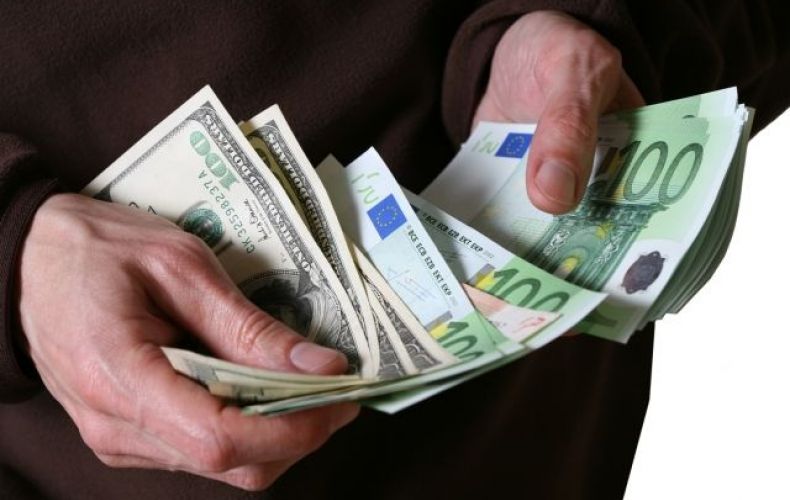Դոլարն ու եվրոն թանկացել են. ռուբլու փոխարժեքը անցել է 7 դրամից
