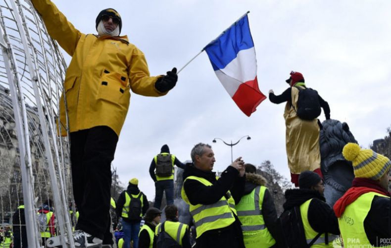 Ֆրանսիայում «դեղին բաճկոններ»-ը ներխուժել են Le Dauphine Libere թերթի խմբագրություն
