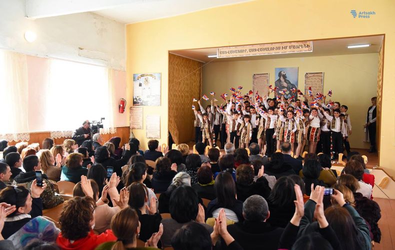 Մայրենիի  միջազգային  օրվան  նվիրված՝  Ստեփանակերտում  կազմակերպվել  է  համաքաղաքային  միջոցառում