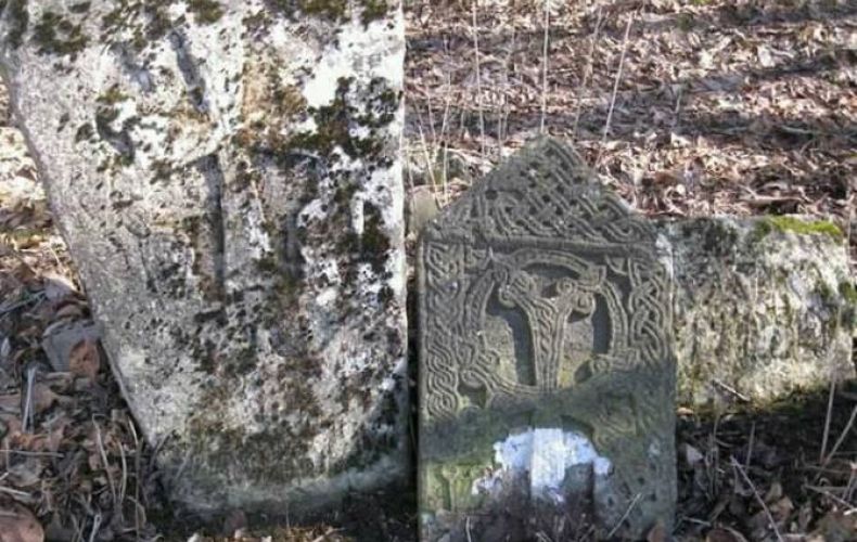 Դրմբոն համայնքում 11-13-րդ դարերին թվագրվող խաչքարեր են բացահայտվել

