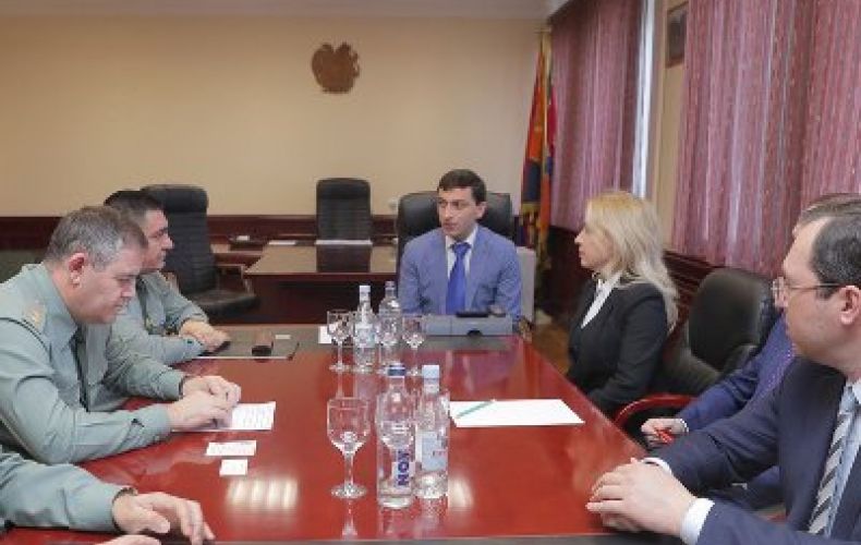 Armenian military officer meets with reps of Russian cartridge plants