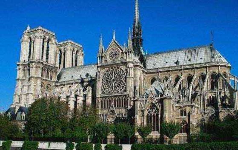 Փարիզի Աստվածամոր տաճարը գրեթե ամբողջովին փրկվել է ավերումից. մշակույթի նախարար
