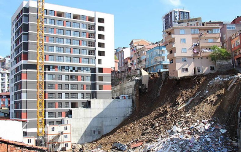 Ստամբուլում փլուզվել է 4 հարկանի բնակելի շենքը