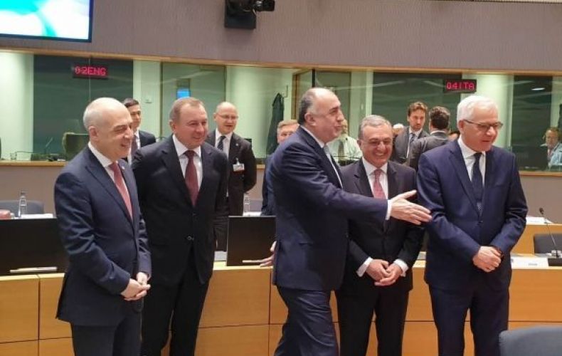Armenian, Azerbaijani foreign ministers meet briefly during Brussels Eastern Partnership event
