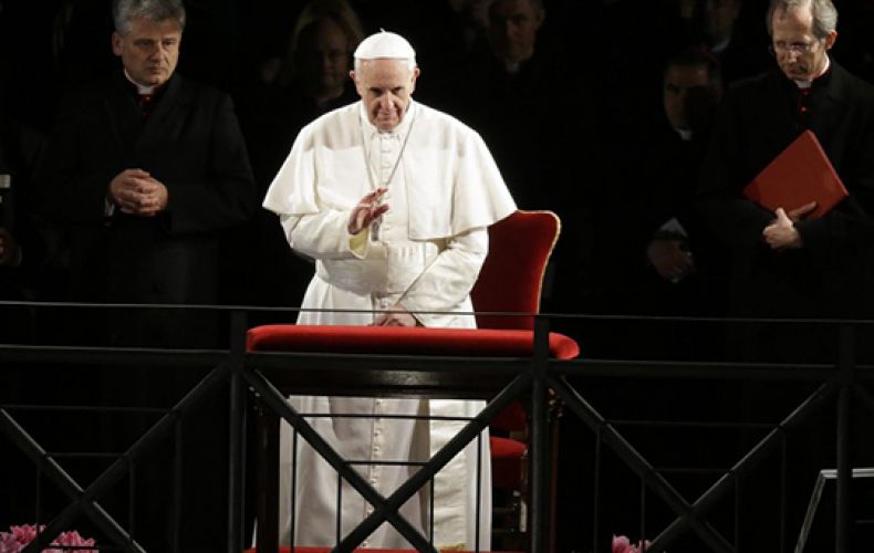 Папа римский утвердил изменение молитвы 