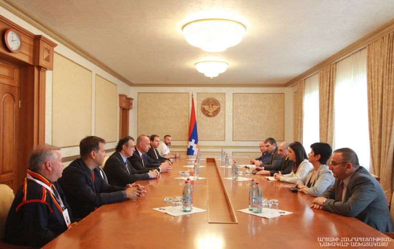 Bako Sahakyan holds meeting with CONIFA President